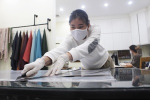 Làm 6000 “tai giả” giúp y, bác sĩ giảm đau, nhức vì đeo khẩu trang liên tục