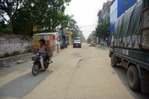 Làng vàng mã hối hả chuẩn bị "tháng cô hồn"