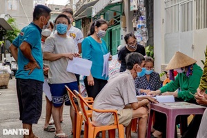 Lãnh đạo tỉnh "nóng mặt" với chuyện chống dịch, hỗ trợ người dân hậu Covid