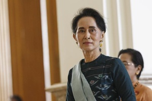 Luật sư lên tiếng về cáo buộc bà Suu Kyi "nhận hối lộ tiền, vàng"