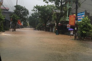 Mưa lớn nước ngập ngang người, TP Hà Giang thiệt hại nặng nề