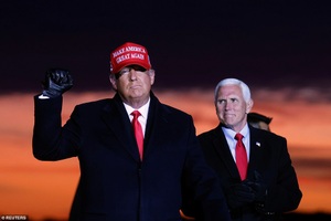 Nhà cái ở Anh dự đoán ông Trump giành chiến thắng bầu cử