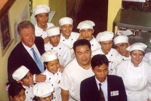 Nhà hàng Việt từng đón cựu Tổng thống Mỹ Bill Clinton lên báo nước ngoài