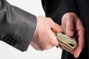 Nhiều nguy cơ rửa “tiền bẩn” qua ngân hàng, bất động sản
