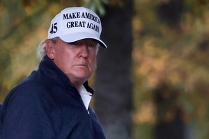 Ông Trump loay hoay trong "ván bài bầu cử"