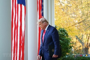 Ông Trump "thu mình" trong Nhà Trắng