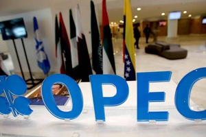 OPEC đạt được thỏa thuận về sản lượng dầu sau tranh chấp với UAE