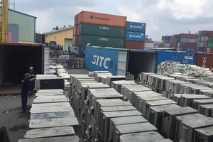 Hơn 5.000 container phế liệu ứ đọng: "Cảng biển không đủ chỗ kiểm hàng"