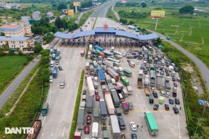 Phó Thủ tướng chỉ đạo "nóng" thông chốt kiểm soát toàn quốc từ 0h đêm nay