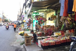 Rằm tháng 7: Đồ cúng, vàng mã “thất thu”, thực phẩm chay đắt khách