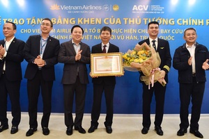 Thủ tướng khen phi hành đoàn bay tới Vũ Hán “giải cứu” người Việt