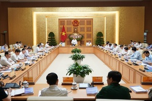 Thủ tướng: Sáu tháng, kinh tế Việt Nam chỉ tăng trưởng 1,81%