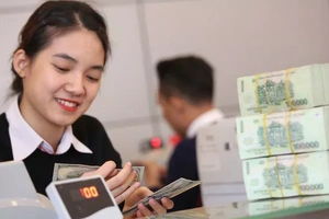 10 ngày, tín dụng tăng thêm 1%