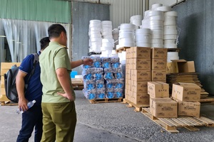 TPHCM: Đột nhập kho khẩu trang 3M giả thương hiệu Mỹ cực "khủng"
