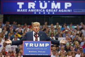 Trump ra đòn thuế quan với Trung Quốc nhưng lại “gậy ông đập lưng ông”?