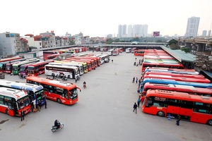 Từ hôm nay, dừng hoạt động xe khách, taxi trên toàn quốc