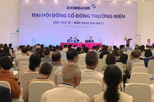 Từ top đầu các ngân hàng lớn, Eximbank đã “tụt dốc” không phanh ra sao?