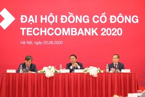 Tỷ phú Hồ Hùng Anh nói gì về mục tiêu lợi nhuận tăng 1% của Techcombank?