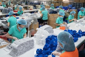 Tổng cục trưởng Tổng cục Thống kê: Dịch Covid-19 "Việt Nam tăng trưởng dương là tự hào"