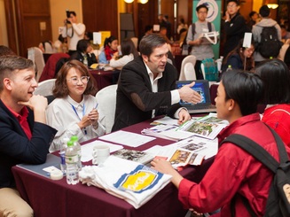 Vừa học vừa làm tại Mỹ, mức thu nhập lên đến 40.000 USD Vừa học vừa làm tại Mỹ, mức thu nhập lên đến 40.000 USD