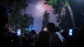 Fireworks light up Hanoi’s sky to welcome New Year 2025