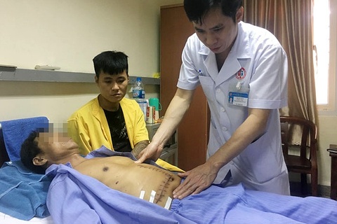 Người đàn ông sút 9kg, tưởng sỏi đường mật hoá ung thư hiếm gặp