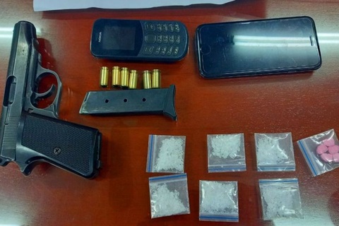 Nam thanh niên mang theo súng quân dụng và 6 viên đạn để phòng thân