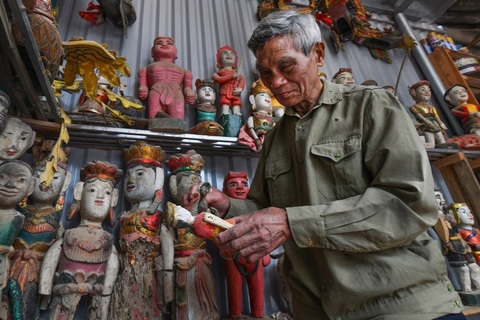 Anh hùng múa rối nước làng Đào Thục