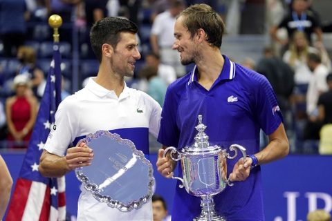 Medvedev khó soán ngôi số một của Djokovic, Raducanu tiếp tục thăng tiến