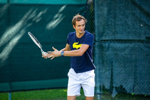 Medvedev tiết lộ bí quyết trở thành ông vua sân cứng