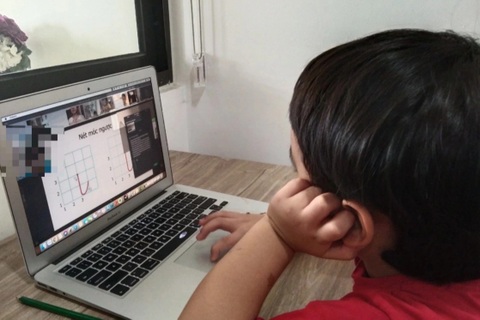 Không được phát biểu, trẻ bỏ học, chấm cô giáo 1 sao