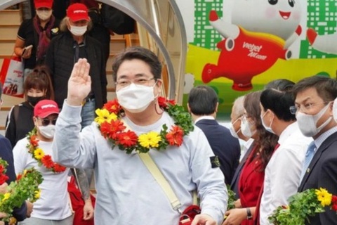 Chuyến bay chở du khách quốc tế đầu tiên đến Phú Quốc sau 2 năm "đóng băng"