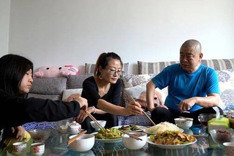 Cuộc sống mới của người đàn ông đóng băng thi thể vợ chờ hồi sinh