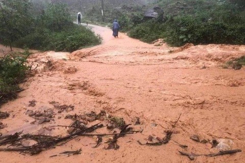 Miền Trung tiếp tục mưa to, cảnh báo lũ quét và sạt lở đất