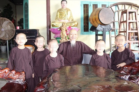 Danh tính những đứa trẻ "Tịnh thất Bồng Lai" bị đào xới, dư luận bức xúc