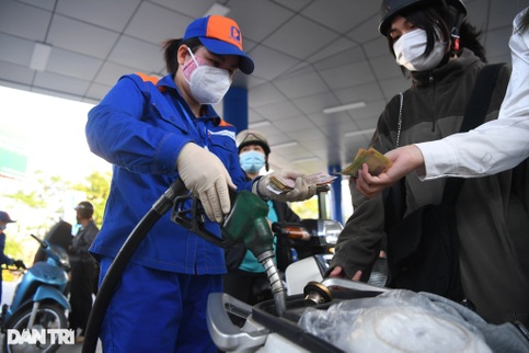 Vietnam fuel prices jump after March 5 adjustment