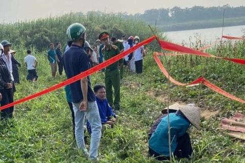 Five teenagers drown while swimming in Phu Tho river