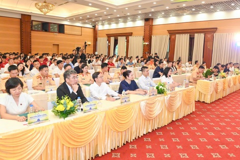 Thousands of students join Vietnam road traffic law contest