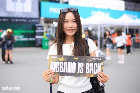 Chinese fans explore Vietnamese food while attending BIGBANG concert