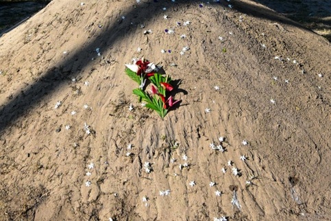 Tears, prayers as Asia mourns tsunami dead 20 years on