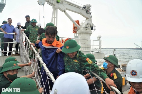 30-tonne diesel spill threatens Ha Tinh waters