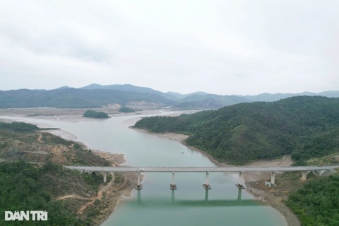 Quang Ninh seeks investor for USD 2 billion Van Don tourism complex