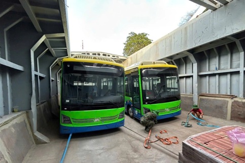 Con Dao launches first electric bus route