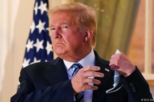 Đề nghị kỳ lạ của ông Trump khi đương chức với người mắc Covid-19