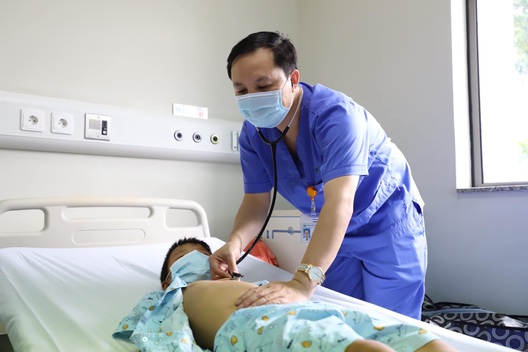 8 trẻ ngộ độc quả hồng trâu vượt qua nguy hiểm, được xuất viện về nhà