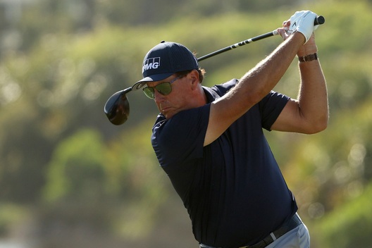 "Lão đại" Phil Mickelson phản đối quy định giới hạn chiều dài gậy driver