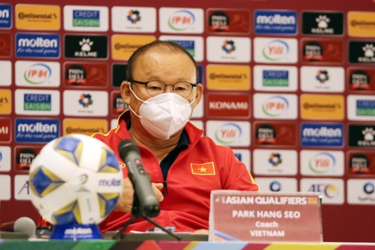 HLV Park Hang Seo: "Cầu thủ Việt Nam bất mãn với trọng tài"