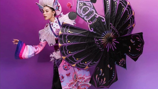 Vietnam's Ky Duyen in national costume at Miss Universe 2024 semifinals