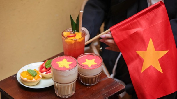 Hanoi ​cafés ​celebrate Reunification Day with ​themed ​décor and ​menus