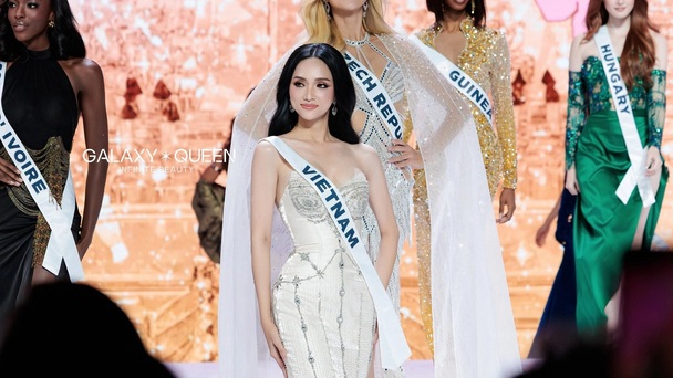 Vietnam’s Huong Giang answers in English at Miss Universe 2025